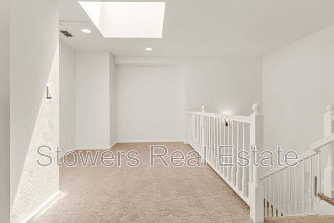 Building Photo - 690 Glasgow Cir