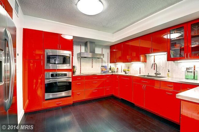 Building Photo - Contemporary 2 Bed 2.5 Bath Condo in Georg...
