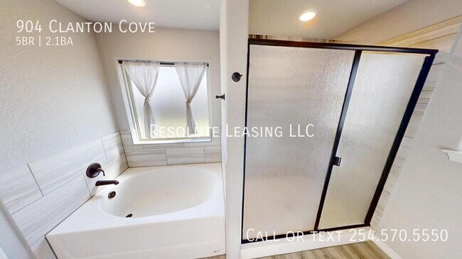 Building Photo - 904 Clanton Cove