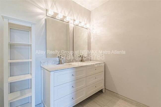 Building Photo - 620 Glen Iris Dr NE