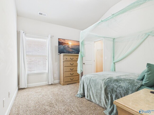 Building Photo - 8207 NW Stone Mill Dr