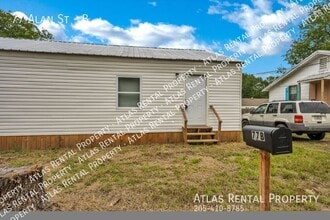 Building Photo - 77 Alan St