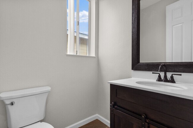 Building Photo - Pet-Friendly 3BR | 2.5BA Kapolei Home with 2-Car Garage