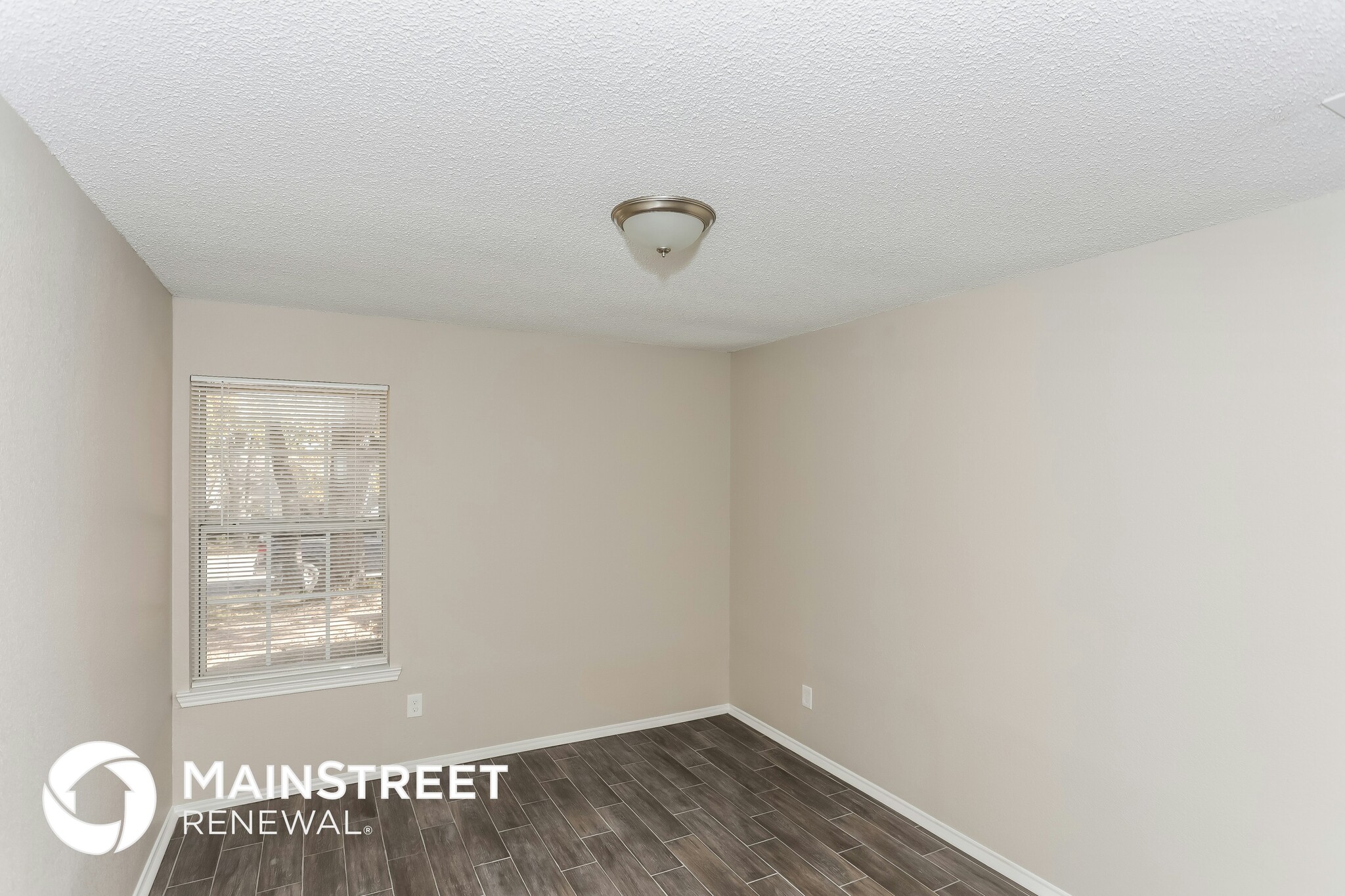 Building Photo - 703 Timberoaks Dr