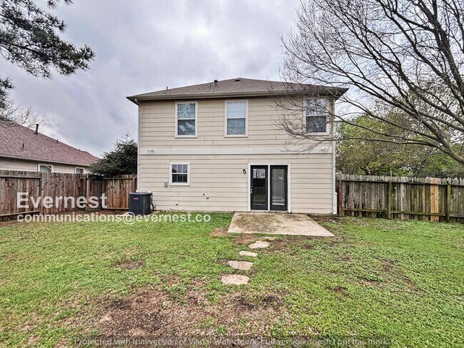 Building Photo - 3 Bed/2 Bath Home with Garage / Pet-Friendly / Available Now!