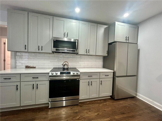 Building Photo - 551 Culberson St SW