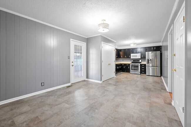 Building Photo - 3 Bedroom Home for Rent in St. B!