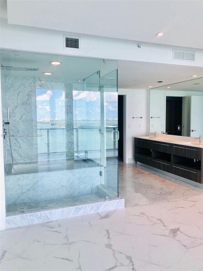 Building Photo - 3131 NE 7th Ave