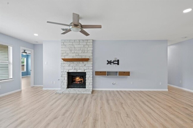 Building Photo - 1408 Deer Ledge Trail