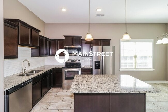 Building Photo - 5 Bedroom Pet-Friendly Home in Oakland, TN with Main Street Renewal