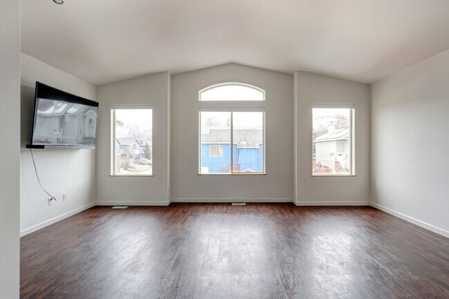 Building Photo - East Anchorage Home Near Trails & Parks; W/D in unit, Garage, Fenced Yard; Quick Access to JBER