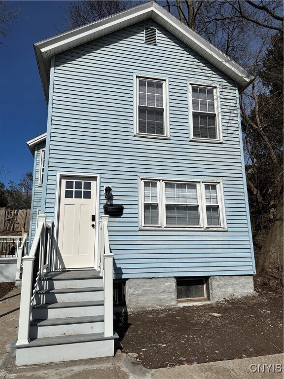 Primary Photo - 111 Henderson St