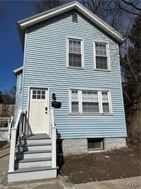 Building Photo - 111 Henderson St