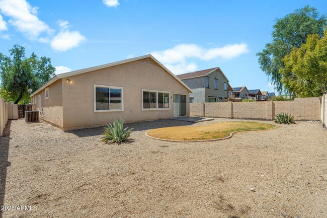 Building Photo - 13644 W San Juan Ave