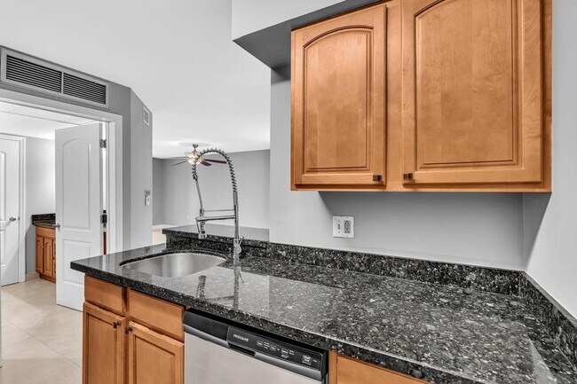 Building Photo - 2820 N Oakland Forest Dr