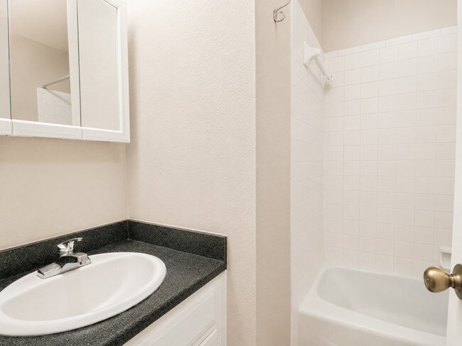 Building Photo - Great Home in South Austin - 78745 that backs to greenbelt