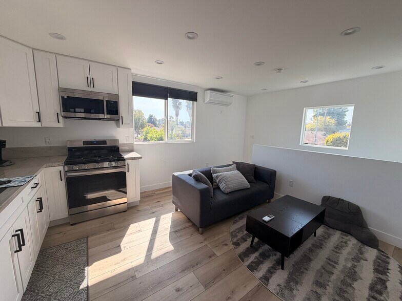 Building Photo - 6124 Alcove Ave