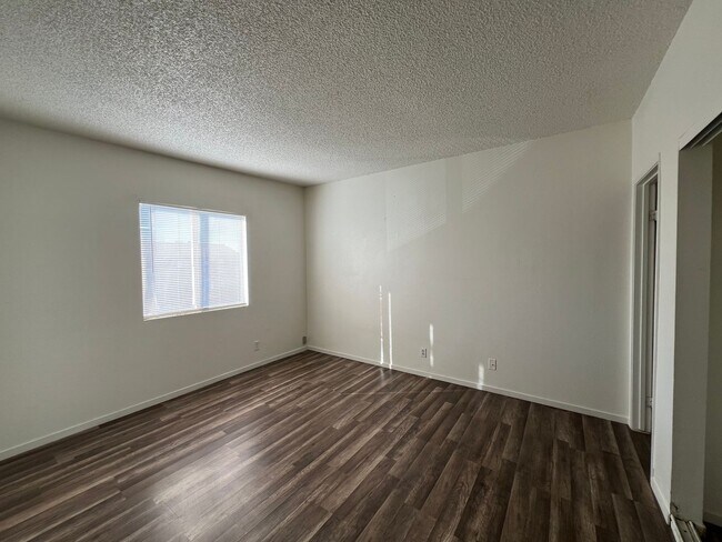 Building Photo - 6942 Appleton Dr
