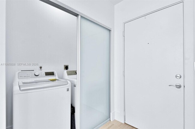 Building Photo - 18800 NE 29th Ave