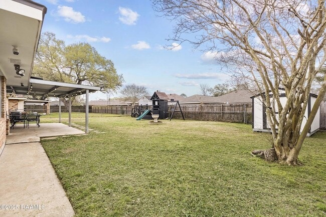 Building Photo - 315 S Philo Dr