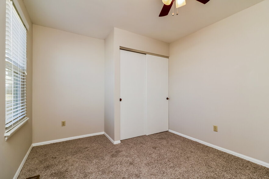 Building Photo - 17 Hollow Tree Ct
