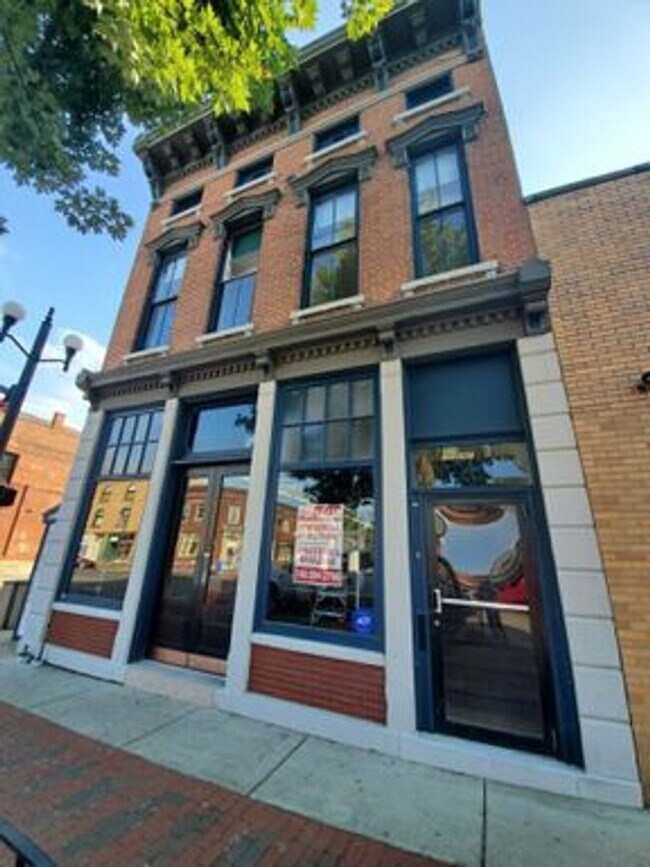 Primary Photo - S Main