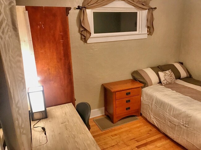 Building Photo - 241 Lorraine Ave