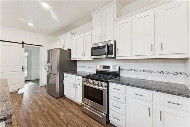 Building Photo - 2145 Barx Dr