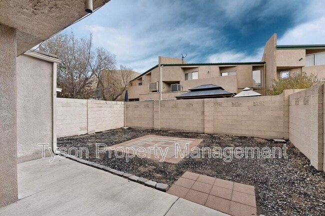 Building Photo - 1732 Del Cielo Dr NW