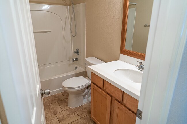 Building Photo - 962 Umbria Ln