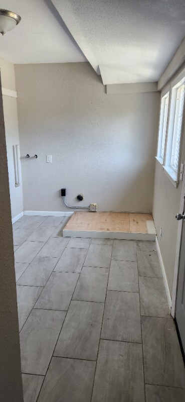 Building Photo - 440 E Arcade St