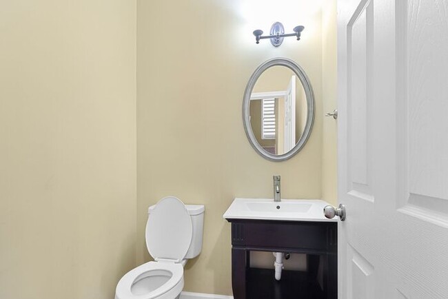 Building Photo - 477 Bridgeton Cove NE