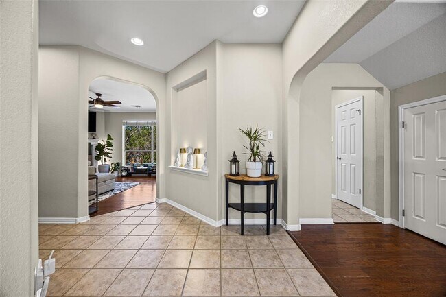 Building Photo - 13019 Scofield Farms Dr