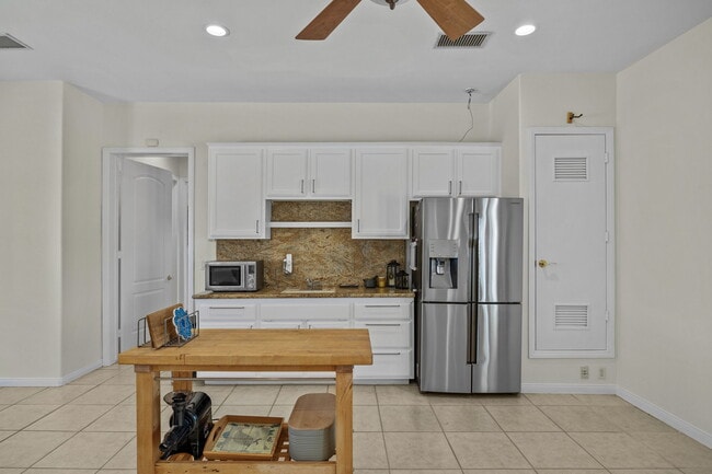 Building Photo - 15830 Rawhide Ln