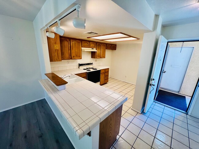 Building Photo - Two Bedroom Rental Home in Jess Ranch Avai...