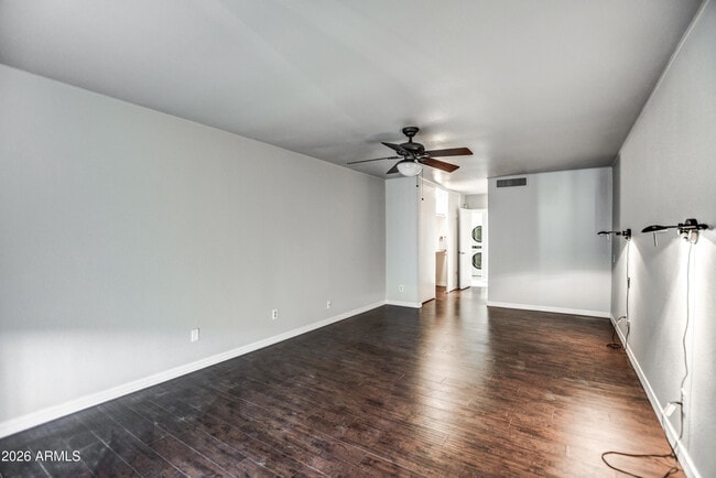 Building Photo - 8647 E Devonshire Ave