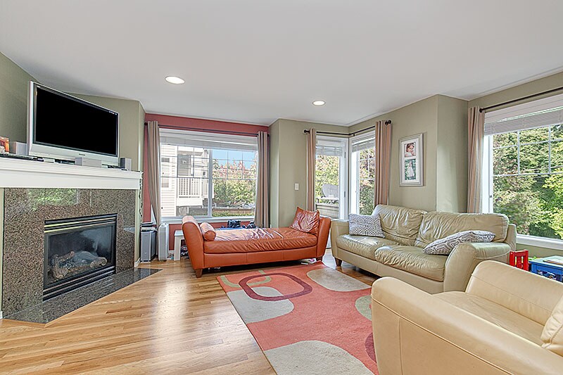 Building Photo - 11709-11716 16th Ave NE