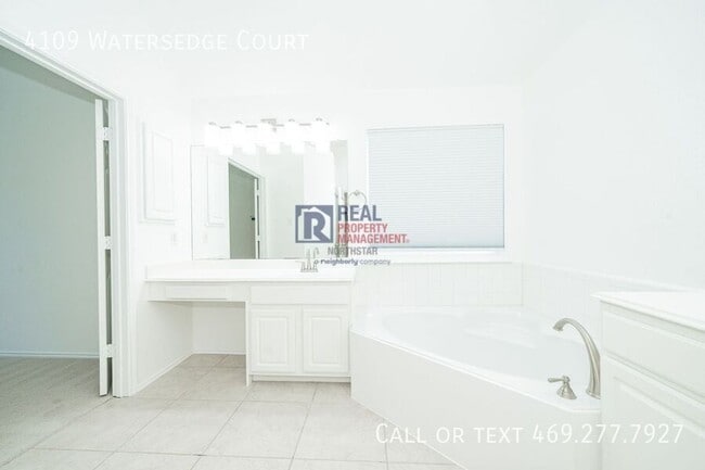 Building Photo - 4109 Watersedge Ct