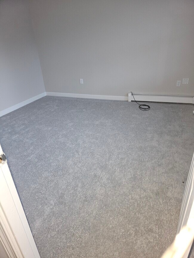 Building Photo - 164 Martin St