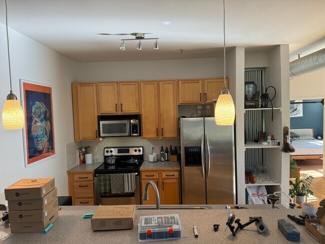 Building Photo - Charming 2BR Unit in Denver