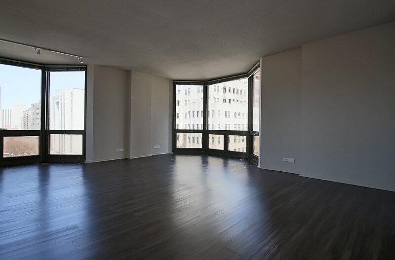 Building Photo - 1113 N Dearborn St