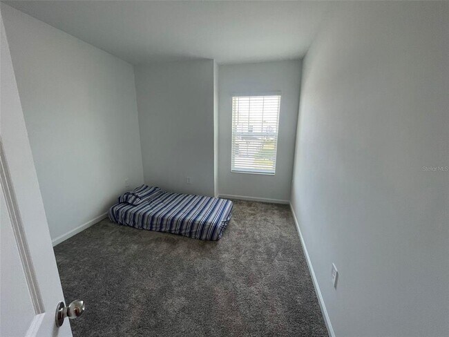 Building Photo - 3125 Laurent Lp
