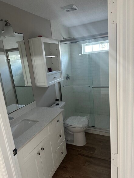 Building Photo - 1216 33rd Ave SW