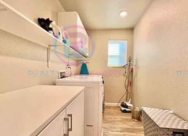 Building Photo - 1/2 Month Free!! Modern 3-Story Home with ...