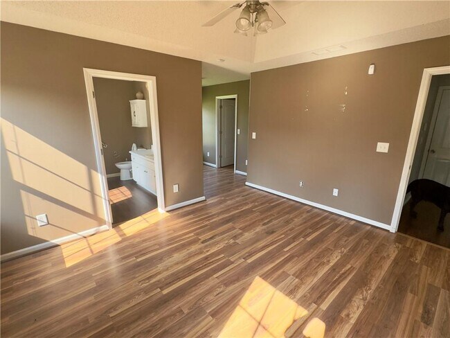 Building Photo - 211 Lucas Way