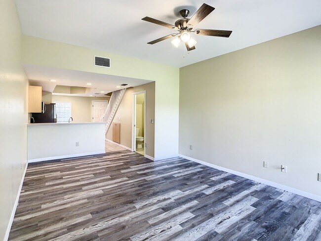 Building Photo - Deep Creek Townhome - Golf Course View (ONE FREE MONTH RENT FOR QUALIFIED APPLICANTS!)