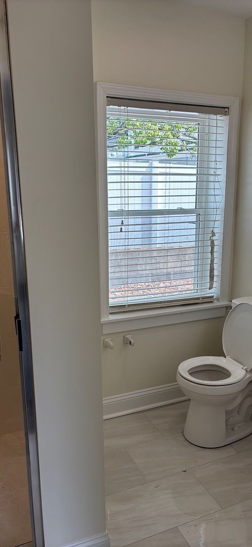 Building Photo - Nice 4 bedroom/5.5 bath home on N. Ocean Boulevard