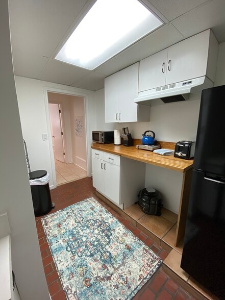 Building Photo - 2675 Acorn Ave NE