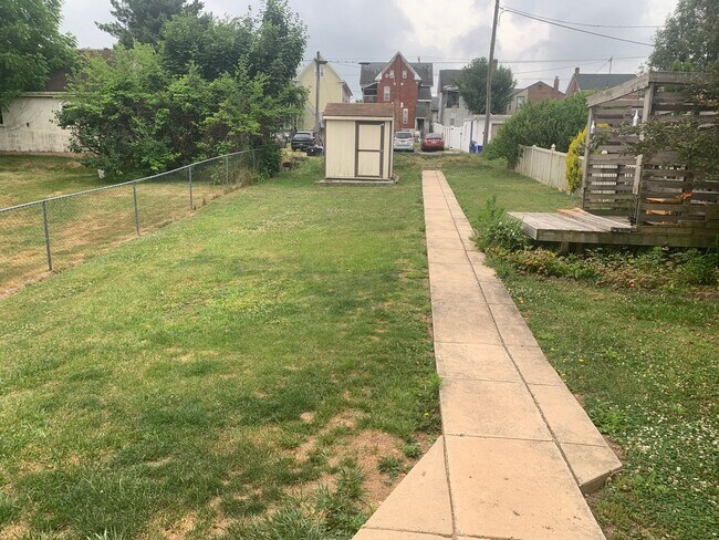 Building Photo - Dallastown SD 3 Bedroom House-Yard, Parking