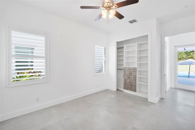 Building Photo - 12015 NW 83rd Pl